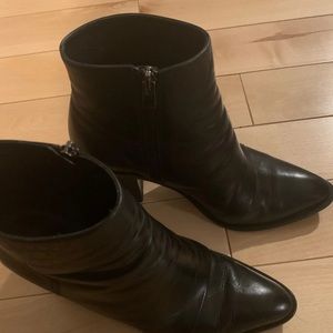 VINCE bootie